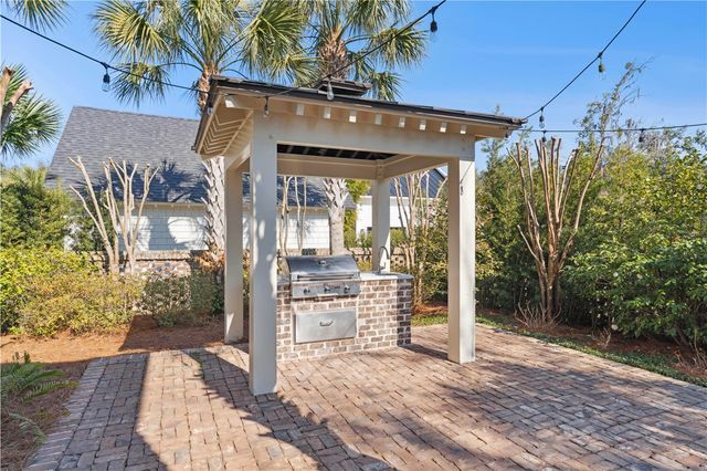 412 Yacht Club Lane, St Simons Island, GA 31522