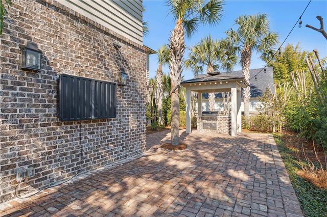 412 Yacht Club Lane, St Simons Island, GA 31522