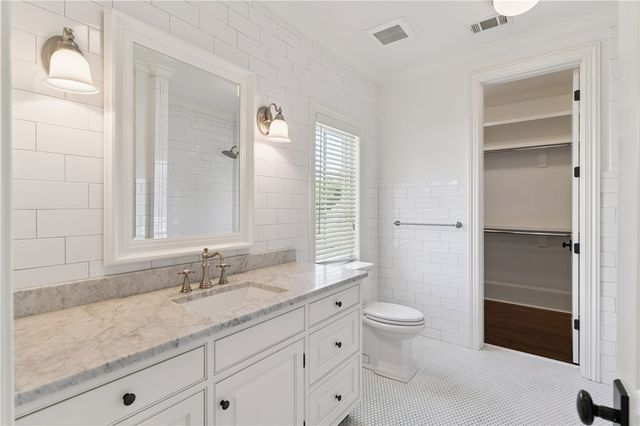 412 Yacht Club Lane, St Simons Island, GA 31522