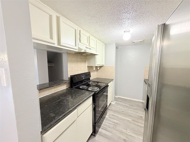 9461 Pagewood Lane, Houston, TX 77063