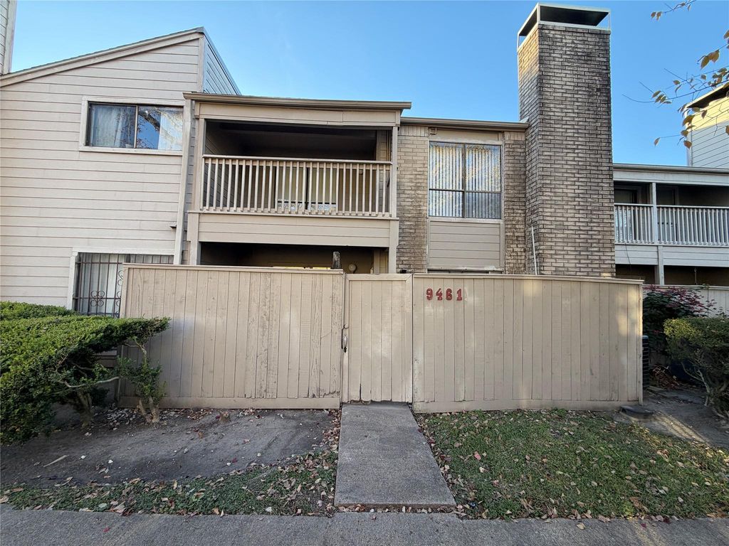 9461 Pagewood Lane, Houston, TX 77063