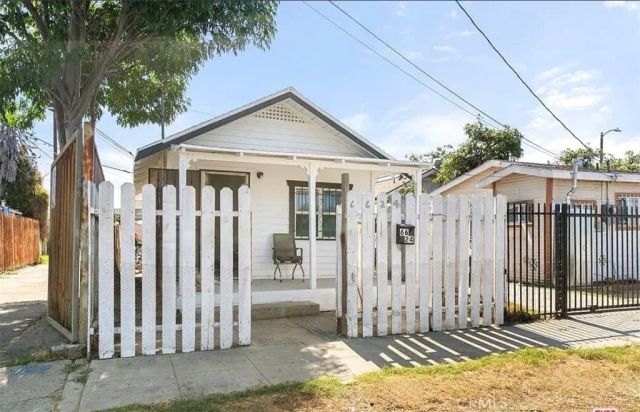 1161 W 67 street, Los Angeles, CA 90044