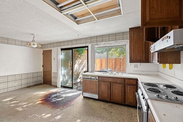 890 Tallman Court, San Jose, CA 95123