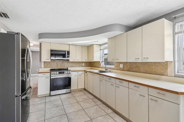 4041 VALENCIA DRIVE, New Port Richey, FL 34652