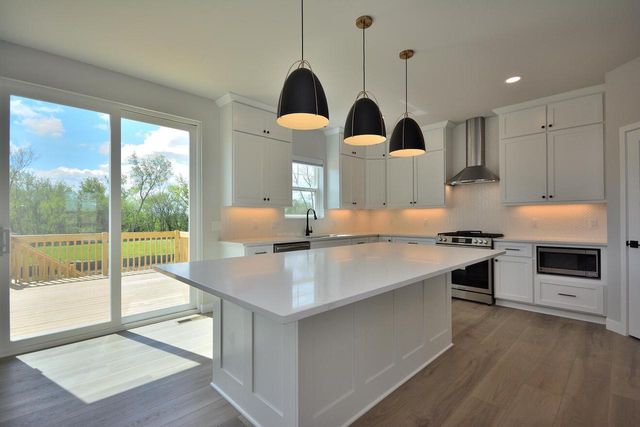 8175 Bluebird COURT, Mequon, WI 53097