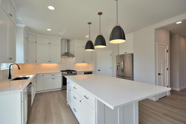 8175 Bluebird COURT, Mequon, WI 53097
