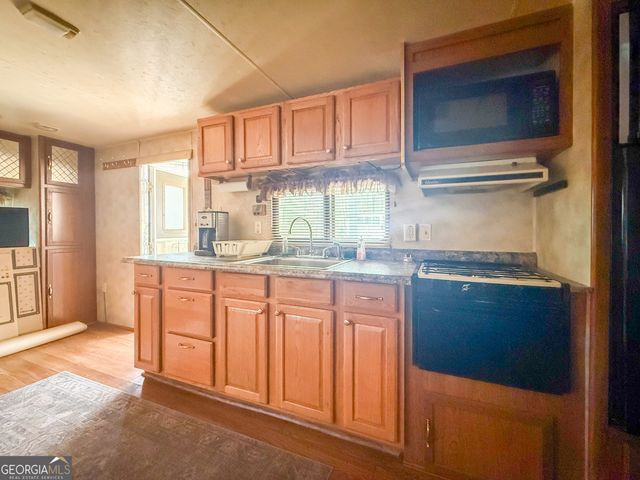 127 Rocky Lane, Cleveland, GA 30528