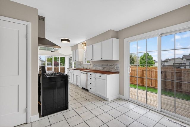 206 4th Street, Belleville, WI 53508
