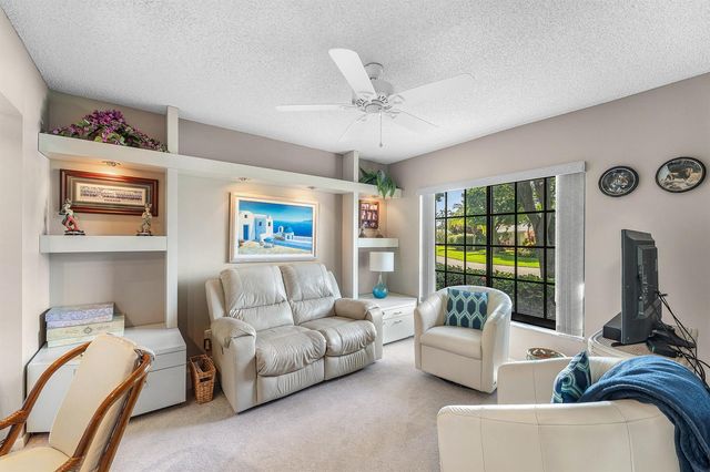 7852 Cloverfield Circle, Boca Raton, FL 33433