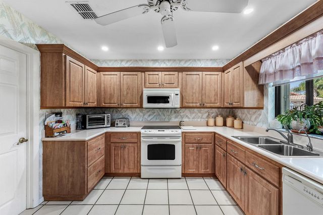7852 Cloverfield Circle, Boca Raton, FL 33433