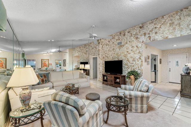 7852 Cloverfield Circle, Boca Raton, FL 33433