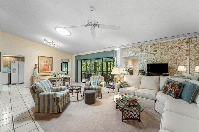 7852 Cloverfield Circle, Boca Raton, FL 33433