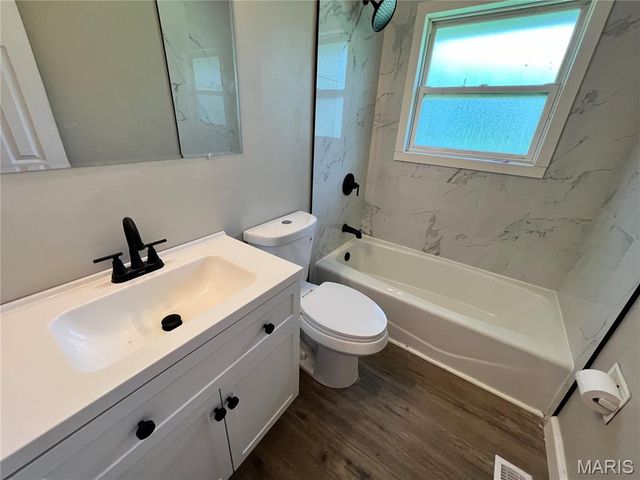 1333 Columbus Drive, St Louis, MO 63138