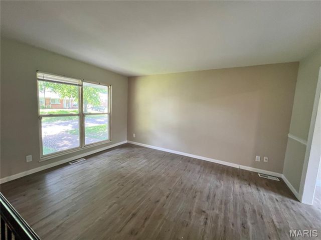 1333 Columbus Drive, St Louis, MO 63138