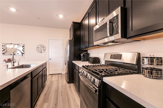 1642 Dire Wolf Avenue, North Las Vegas, NV 89084