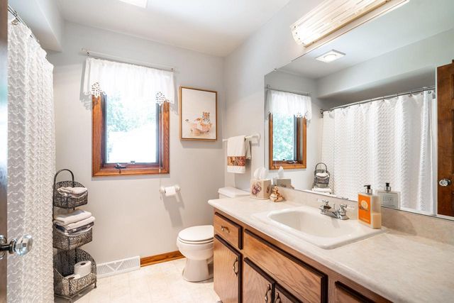 9380 S 15th AVENUE, Oak Creek, WI 53154