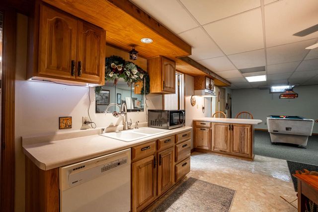 9380 S 15th AVENUE, Oak Creek, WI 53154