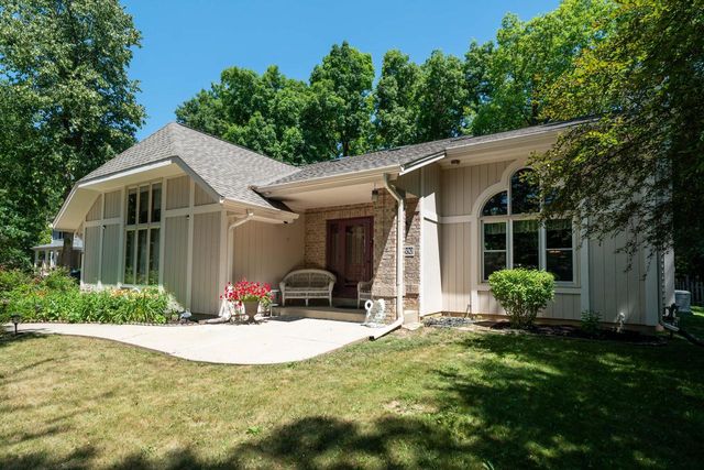 9380 S 15th AVENUE, Oak Creek, WI 53154
