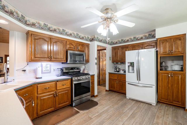 9380 S 15th AVENUE, Oak Creek, WI 53154