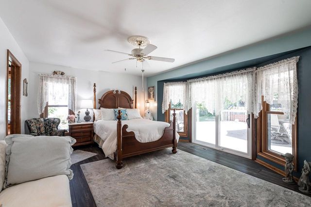9380 S 15th AVENUE, Oak Creek, WI 53154