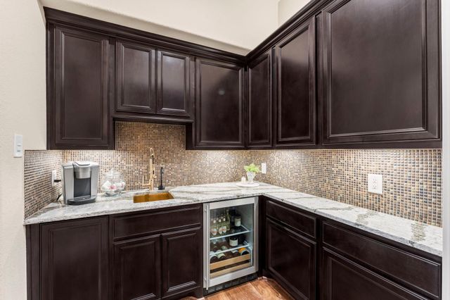 2203 Flameleaf Court, Conroe, TX 77384