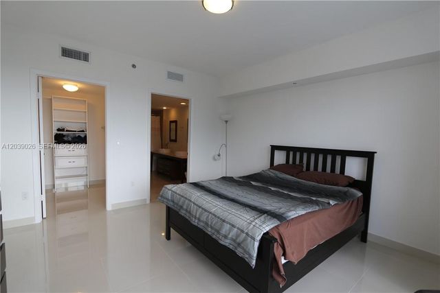 465 Brickell Ave 4706, Miami, FL 33131