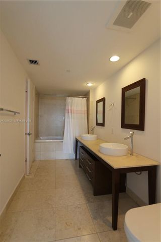 465 Brickell Ave 4706, Miami, FL 33131
