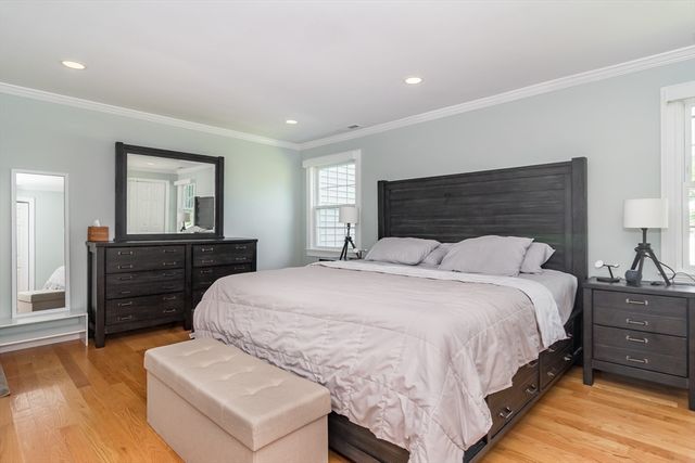 286 Linden Street 286, Wellesley, MA 02482