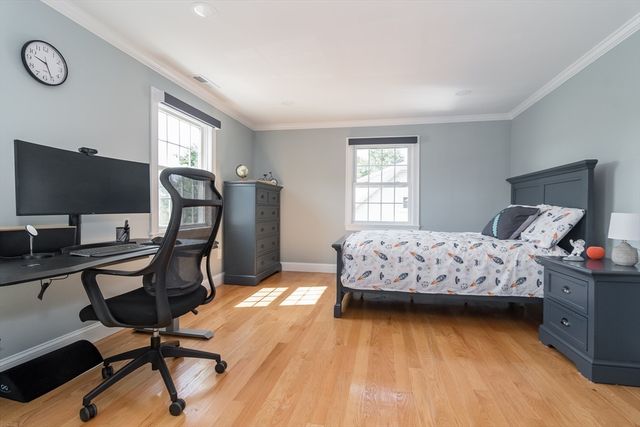 286 Linden Street 286, Wellesley, MA 02482