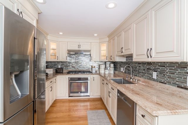 286 Linden Street 286, Wellesley, MA 02482