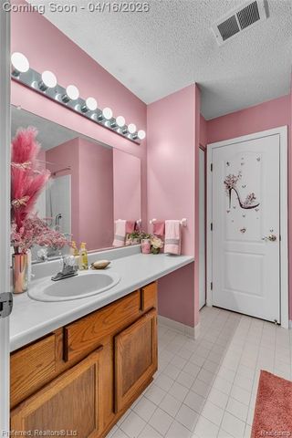 35839 Hunter Avenue, Westland, MI 48185