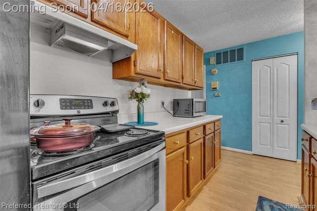 35839 Hunter Avenue, Westland, MI 48185