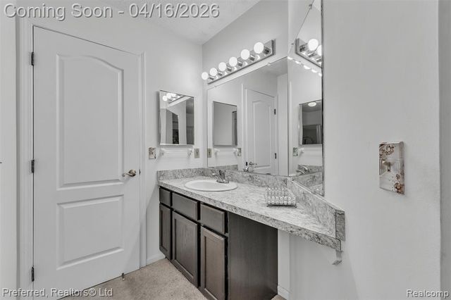 35839 Hunter Avenue, Westland, MI 48185