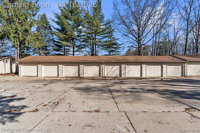 35839 Hunter Avenue, Westland, MI 48185