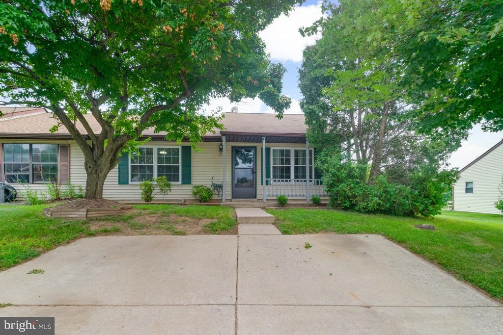 962 WAMPLER LN, Westminster, MD 21158