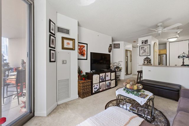 222 N Columbus Drive 608, Chicago, IL 60601