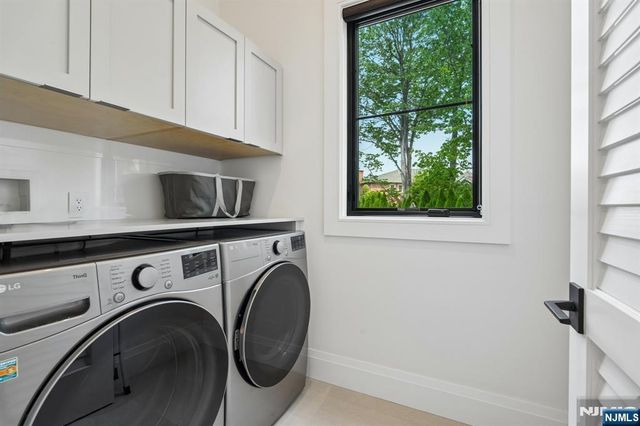 24 Carol Drive, Englewood Cliffs, NJ 07632