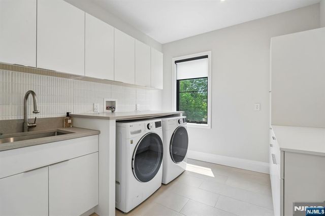 24 Carol Drive, Englewood Cliffs, NJ 07632