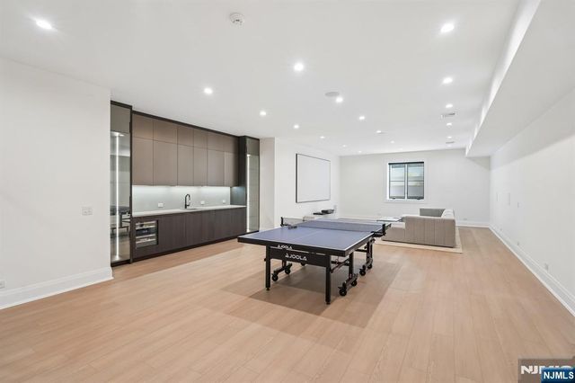 24 Carol Drive, Englewood Cliffs, NJ 07632