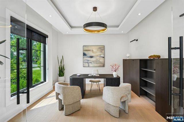 24 Carol Drive, Englewood Cliffs, NJ 07632