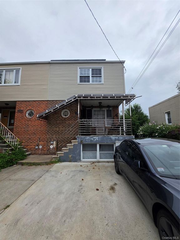 2570 Pearsall Avenue, Bronx, NY 10469 — exterior