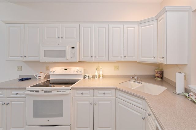 79 Orchard Meadows Drive 79, Shrewsbury, MA 01545