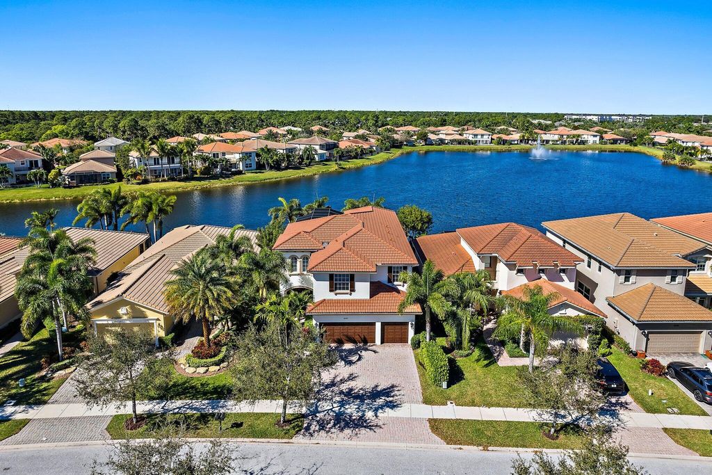12140 AVILES Circle, Palm Beach Gardens, FL 33418