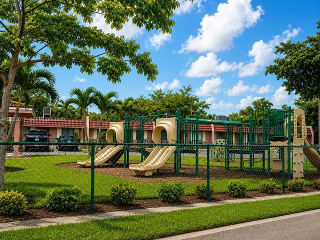 14 Matador Lane 327, Davie, FL 33324