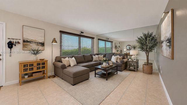 14 Matador Lane 327, Davie, FL 33324