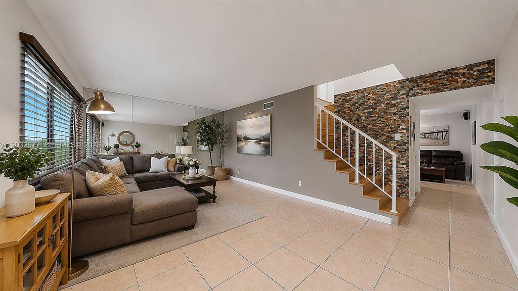 14 Matador Lane 327, Davie, FL 33324