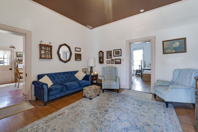 307 Vine St, S, Wartrace, TN 37183