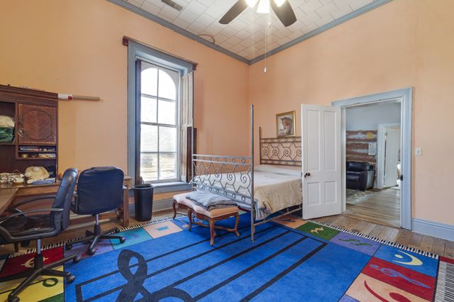 307 Vine St, S, Wartrace, TN 37183