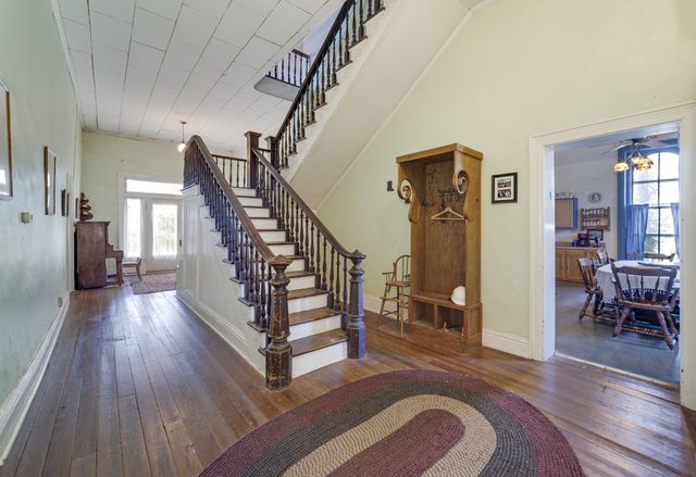 307 Vine St, S, Wartrace, TN 37183