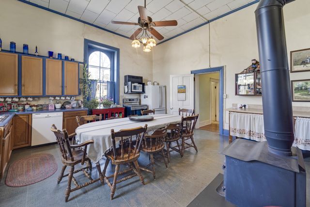 307 Vine St, S, Wartrace, TN 37183